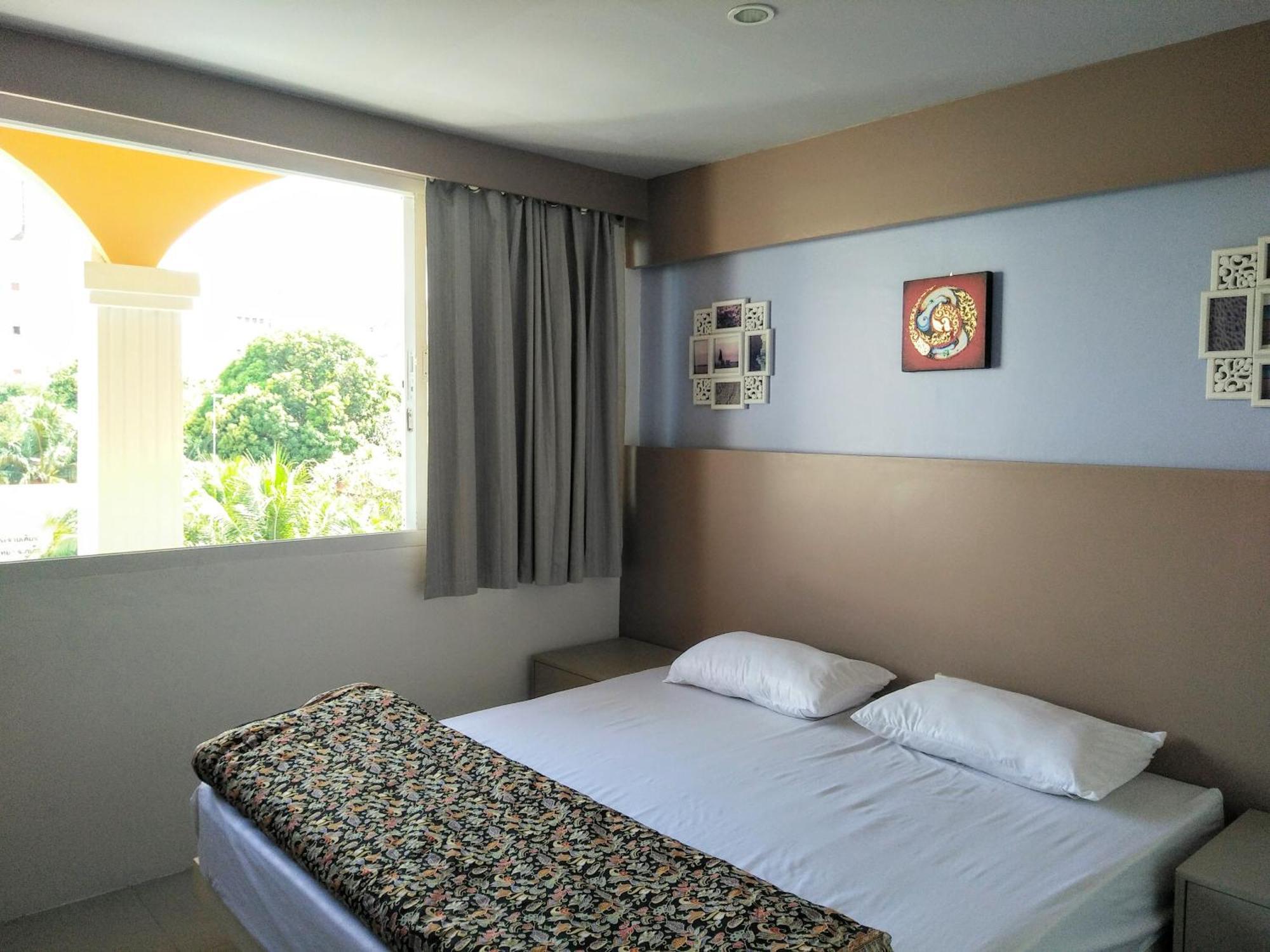 In Phuket House Hotel Buitenkant foto