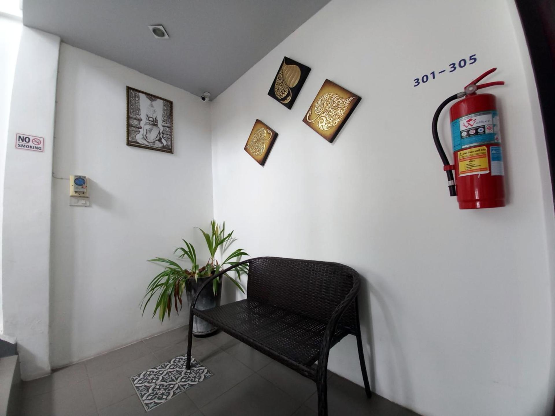 In Phuket House Hotel Buitenkant foto