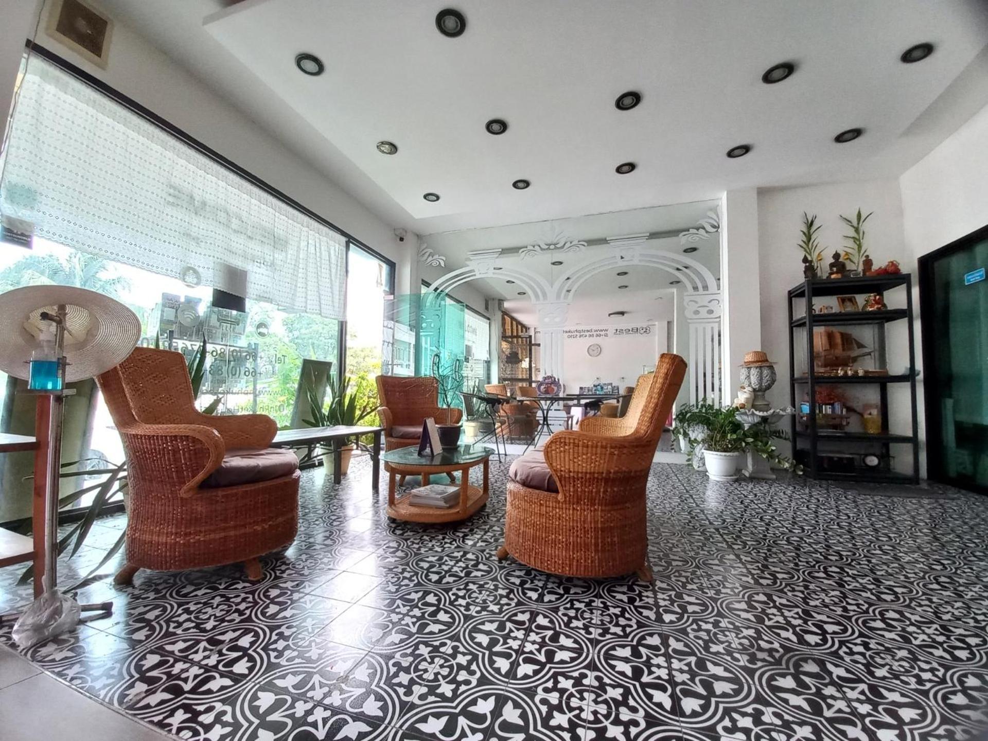 In Phuket House Hotel Buitenkant foto