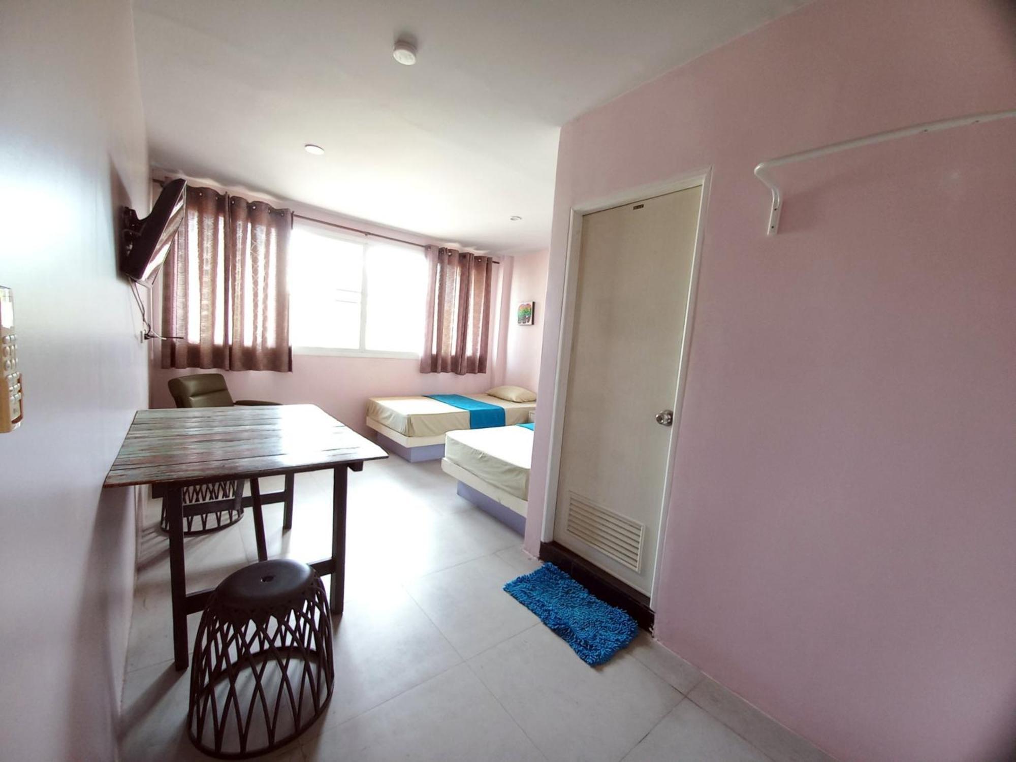 In Phuket House Hotel Buitenkant foto